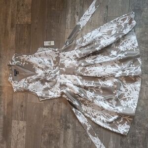 NEW lovely floral Jessica Howard size 14 dress